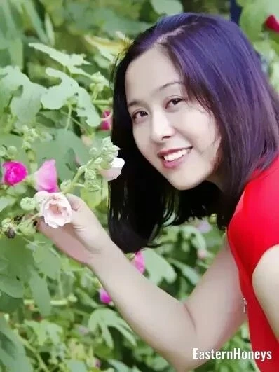 Li Li Profile image 1
