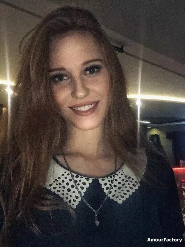 Anna Profile image 2