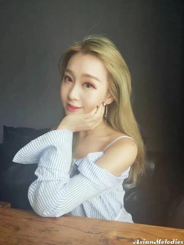 Lily Profile image 1