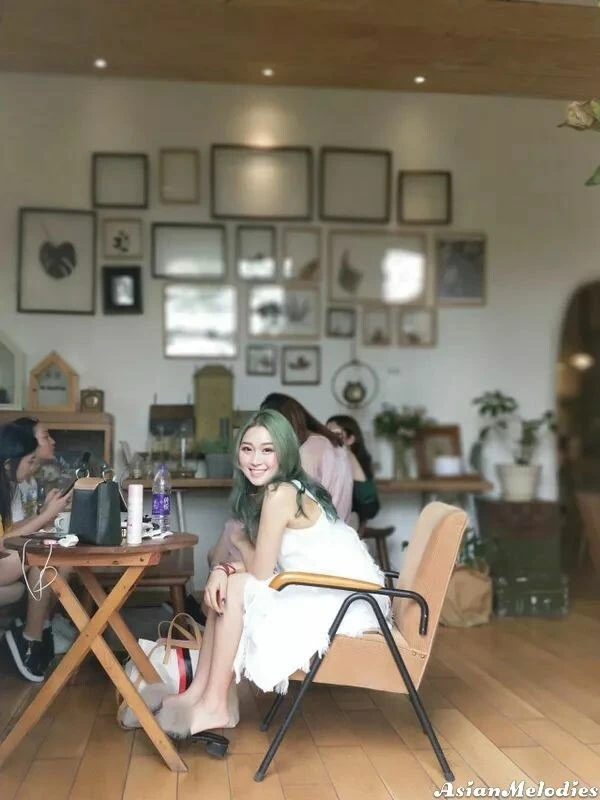 Lily Profile image 4
