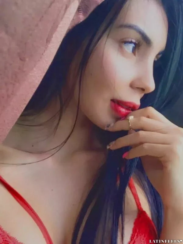 Lucia Profile image 1